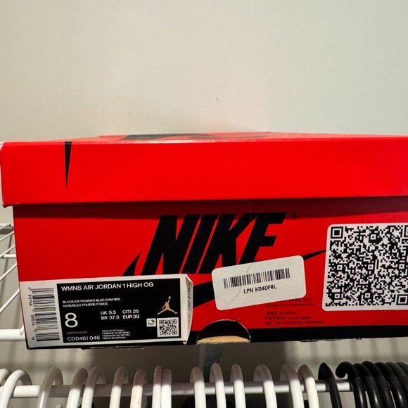 Jordan 1 Retro High NC to Chi (Women's) - Picture 5 of 6